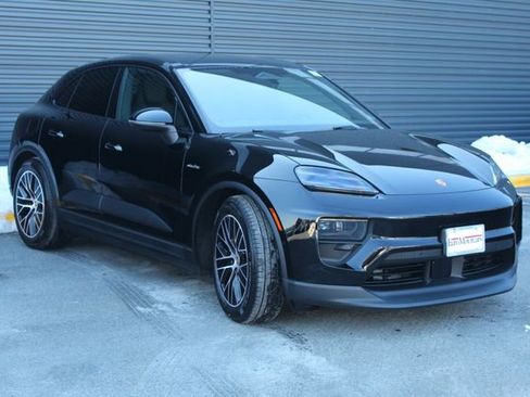 New 2026 Porsche Macan 4 Electric image 10