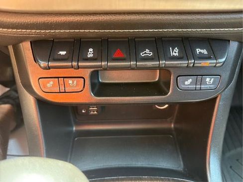 Used 2022 GMC Canyon Denali AWD/4WD image 19