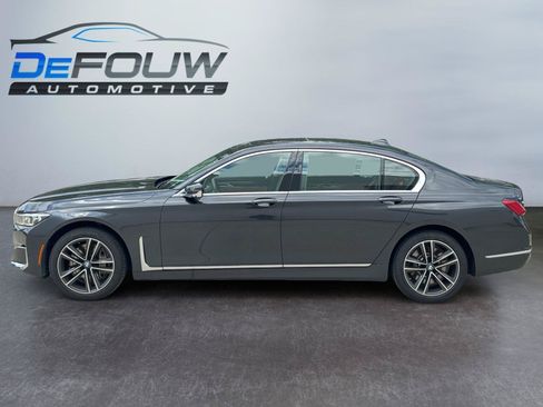Used 2022 BMW 750Li xDrive AWD/4WD image 6
