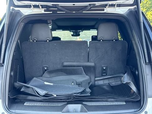 Used 2024 GMC Yukon Denali w/ Advanced Technology Package AWD/4WD image 13