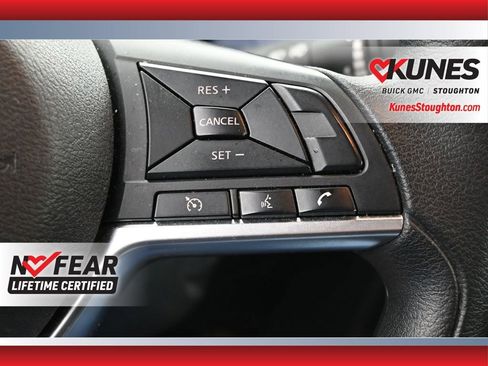 Used 2023 Nissan Versa SV image 31