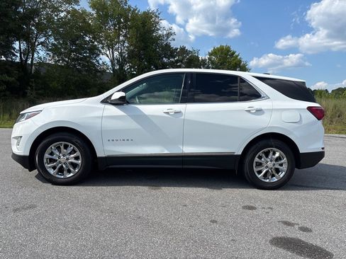 Used 2018 Chevrolet Equinox LT FWD image 2