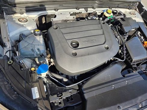 Used 2023 Volvo XC40 B4 Ultimate FWD image 24