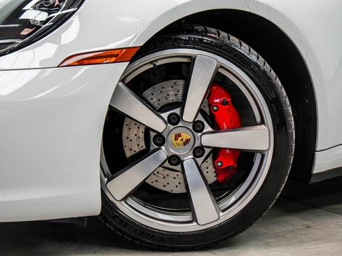 Used 2020 Porsche 911 Carrera S RWD image 3