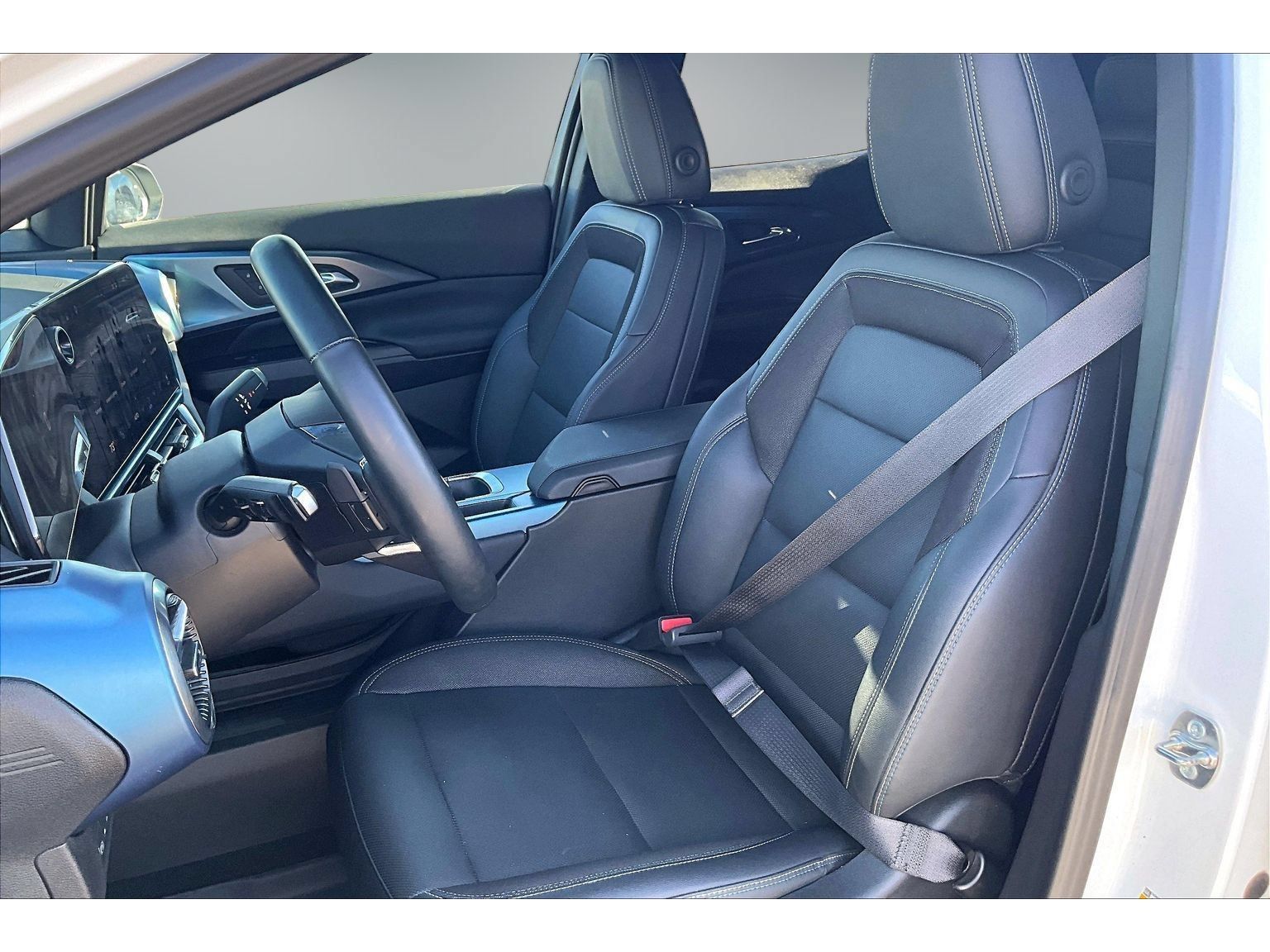 Used 2024 Chevrolet Equinox EV LT FWD image 21