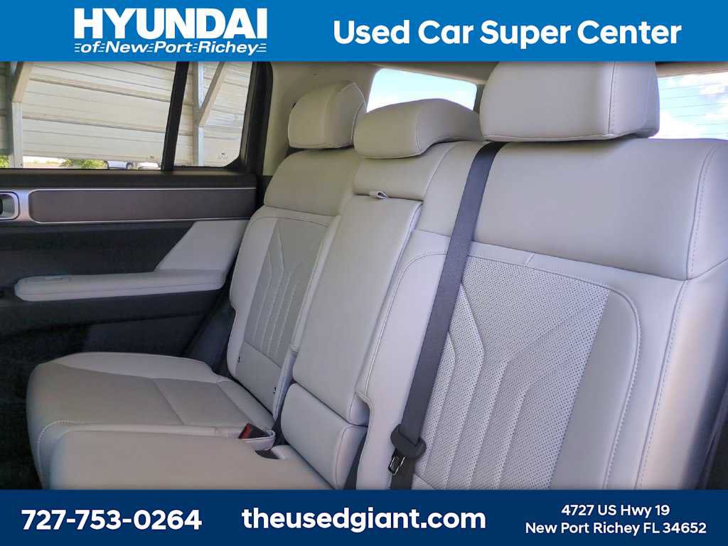 Used 2025 Hyundai Santa Fe SEL FWD image 16