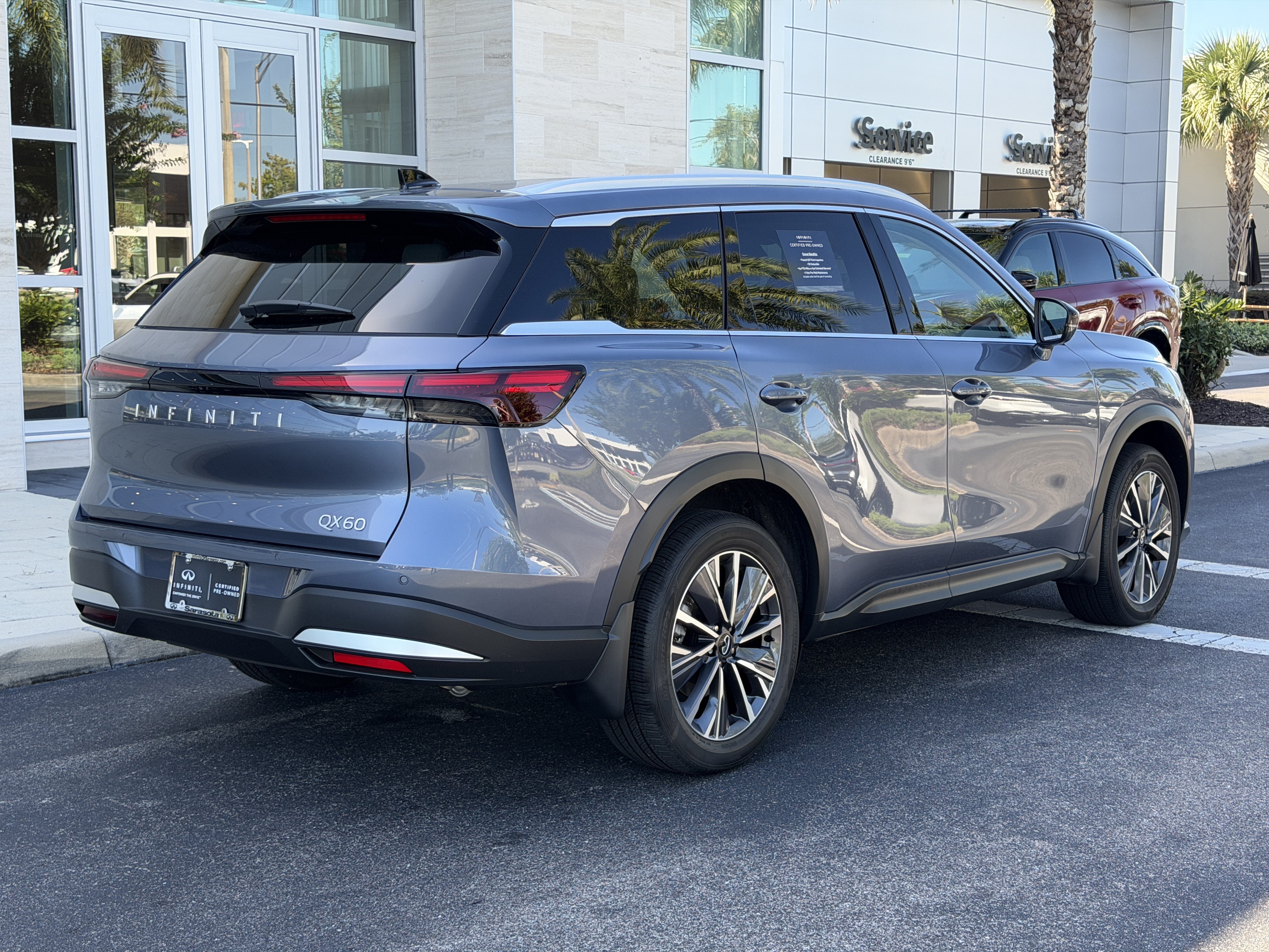 Certified 2027 INFINITI QX60 Luxe w/ Cargo Package FWD image 7