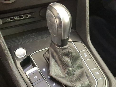 Used 2020 Volkswagen Tiguan SEL w/ 3rd Row Seat Package image 17