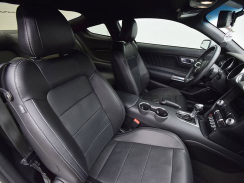 Used 2018 Ford Mustang Premium image 19