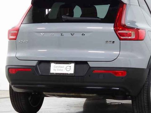 Certified 2025 Volvo XC40 B5 Plus image 12