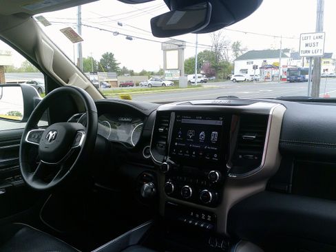 Used 2021 RAM 1500 Laramie AWD/4WD image 22