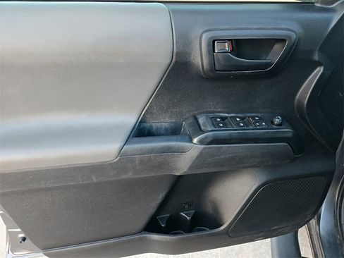Used 2021 Toyota Tacoma SR w/ SR Convenience Package image 30