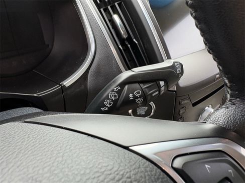 Used 2019 Ford Edge Titanium image 36