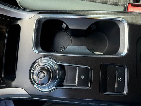 Used 2019 Ford Fusion SE image 22