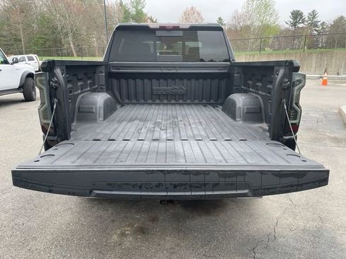 Used 2020 Chevrolet Silverado 1500 High Country w/ Technology Package AWD/4WD image 14