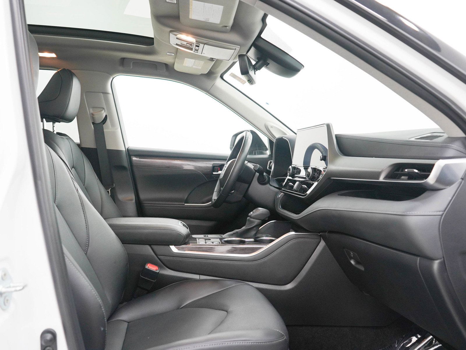 Used 2024 Toyota Highlander Limited AWD/4WD image 14