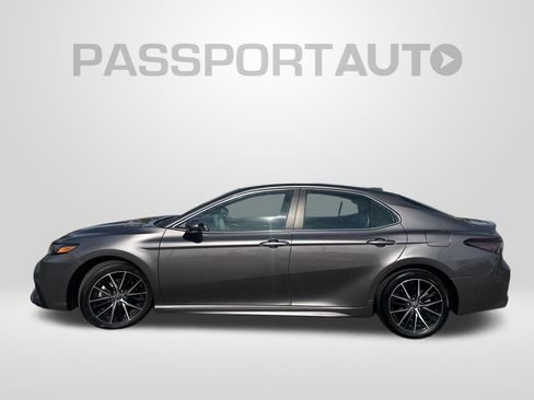 Used 2023 Toyota Camry SE w/ Cold Weather Package image 1