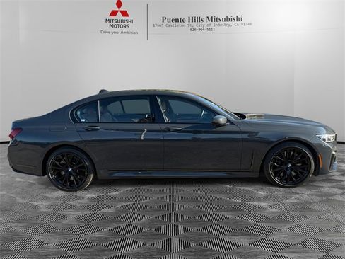 Used 2022 BMW 740i 740i w/ M Sport Package image 4