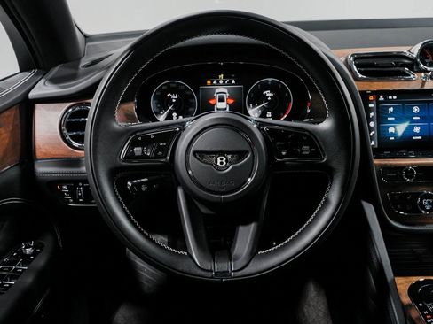 Used 2023 Bentley Bentayga Extended Wheelbase image 28