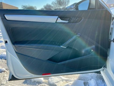 Used 2020 Volkswagen Passat 2.0T SE w/ Sunroof Package image 40