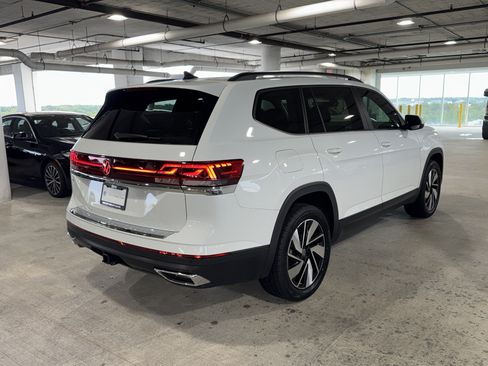 Used 2024 Volkswagen Atlas SE FWD image 8