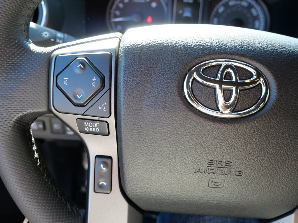 Certified 2021 Toyota Tacoma TRD Off-Road AWD/4WD image 21
