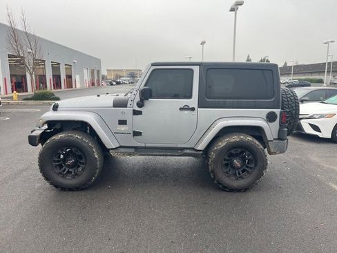 Used 2015 Jeep Wrangler Sahara image 8