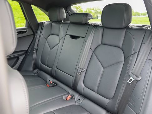 Certified 2026 Porsche Macan AWD/4WD image 40