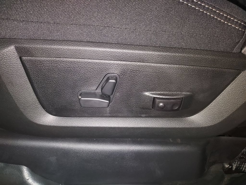 New 2026 RAM 3500 Big Horn AWD/4WD image 18