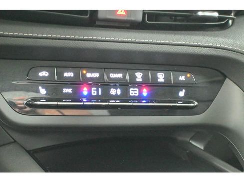 Used 2023 Buick Envision Preferred image 39