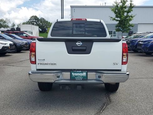 Used 2016 Nissan Frontier SV RWD image 5