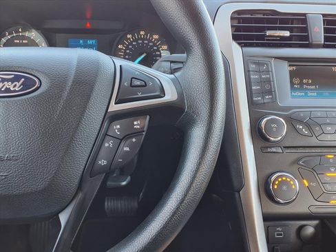 Used 2018 Ford Fusion S image 9