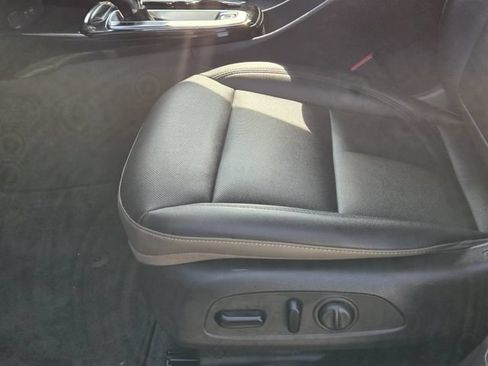 Used 2024 Chevrolet Trax ACTIV w/ Sunroof Package FWD image 24