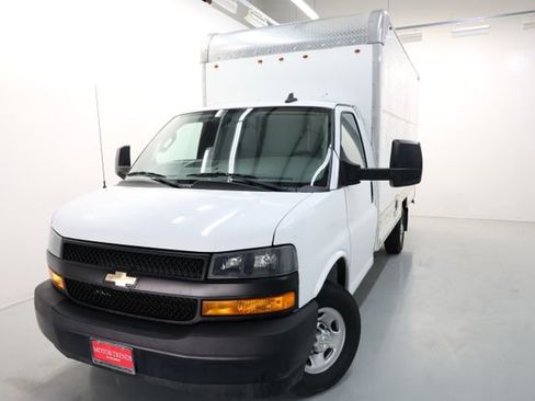 Used 2022 Chevrolet Express 3500 w/ Driver Convenience Package RWD image 29