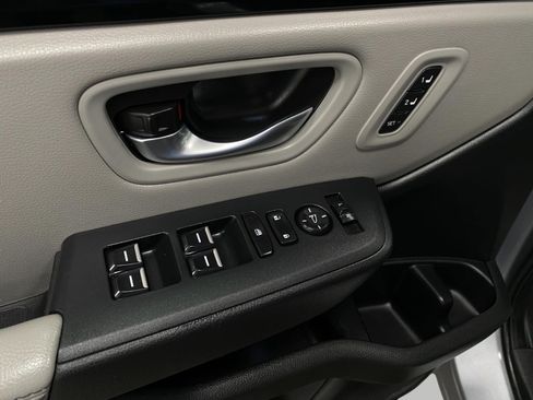 Used 2023 Honda Pilot Touring image 34