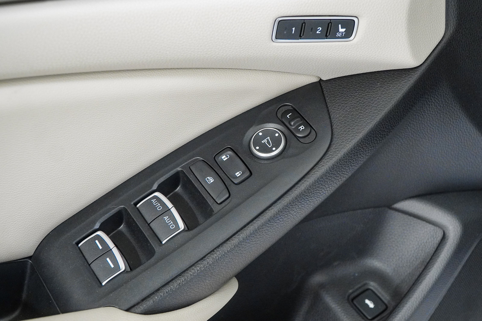 Used 2019 Honda Accord Touring image 17