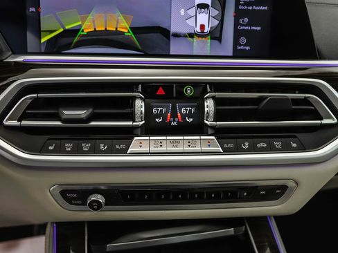 Used 2021 BMW X5 xDrive40i w/ M Sport Package image 18