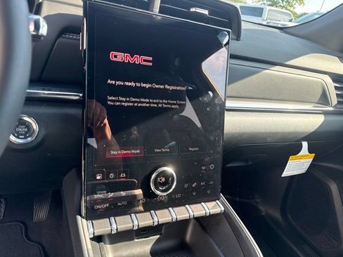 New 2027 GMC Terrain Elevation w/ Elevation Premium Package AWD/4WD image 15