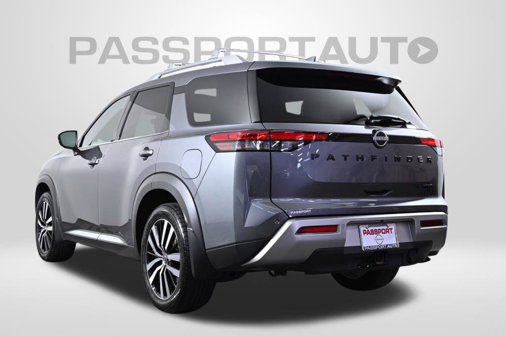 Certified 2024 Nissan Pathfinder Platinum w/ Black Appearance Package AWD/4WD image 6