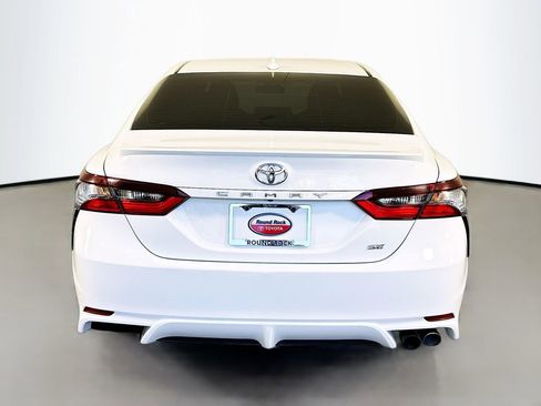 Certified 2022 Toyota Camry SE image 6