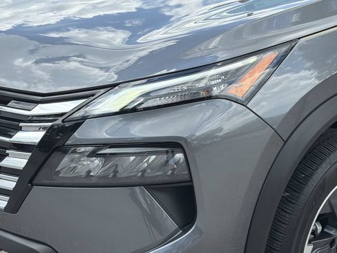 Used 2026 Nissan Rogue SV FWD image 6