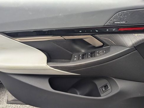 Certified 2024 BMW 530i xDrive w/ Premium Package AWD/4WD image 10