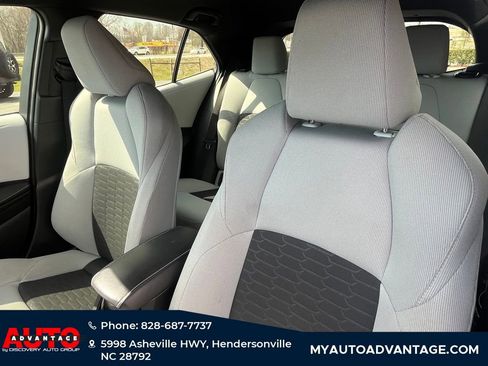 Used 2022 Toyota Corolla SE image 8