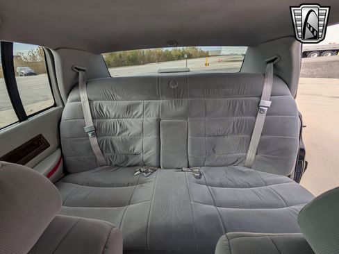 Used 1994 Cadillac Fleetwood Brougham image 24