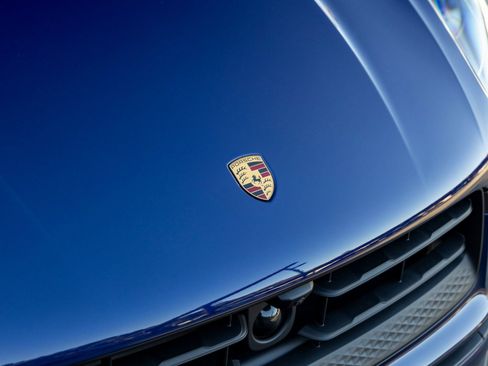 New 2025 Porsche Macan image 17