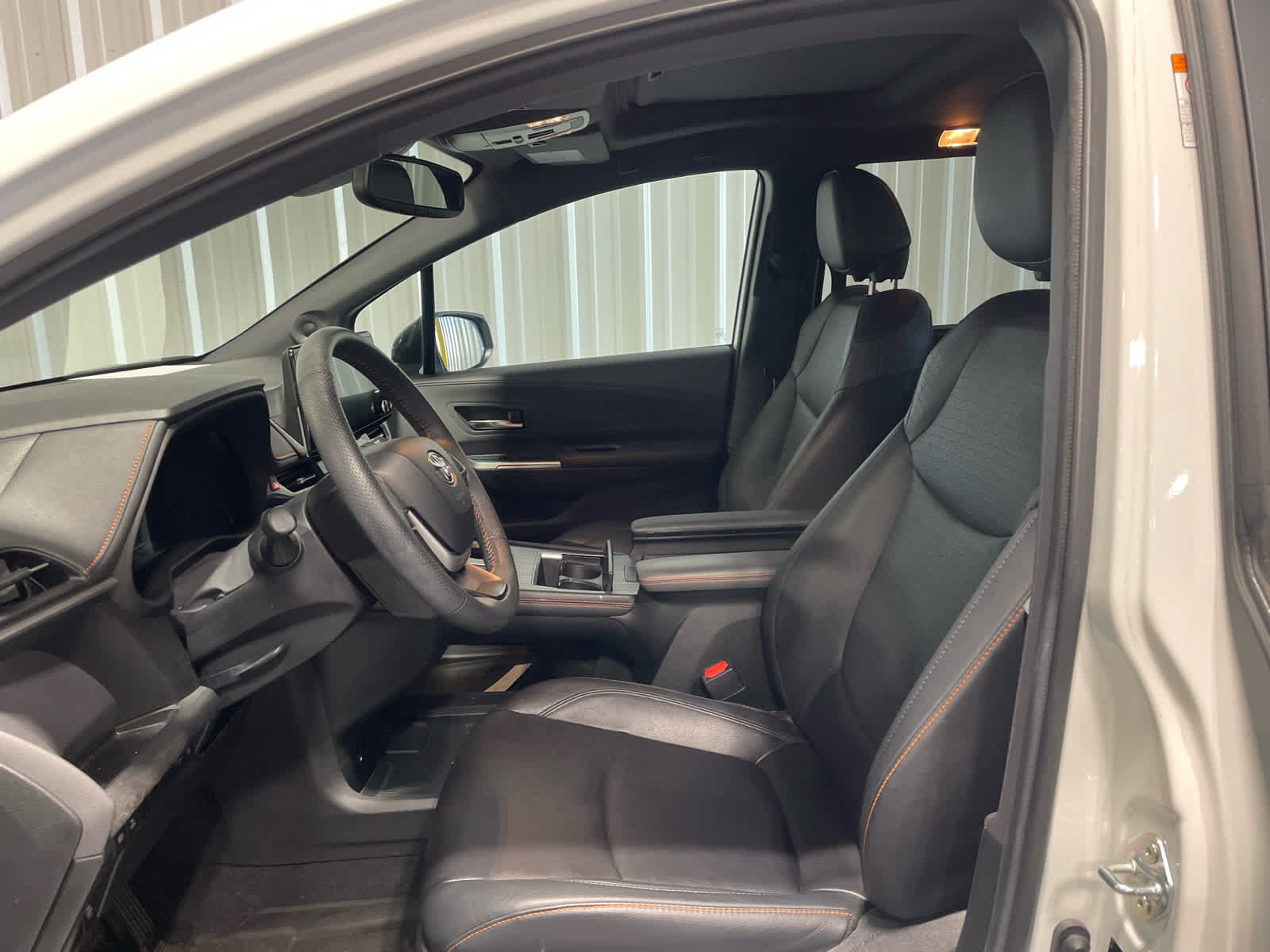 Used 2024 Toyota Sienna XSE w/ XSE Plus Package AWD/4WD image 6