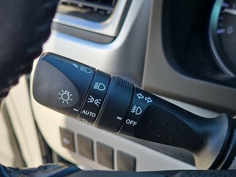 Used 2018 Toyota Highlander XLE image 25