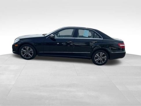 Used 2010 Mercedes-Benz E 350 4MATIC Sedan image 4