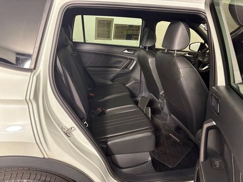 Used 2022 Volkswagen Tiguan SE R-Line AWD/4WD image 35