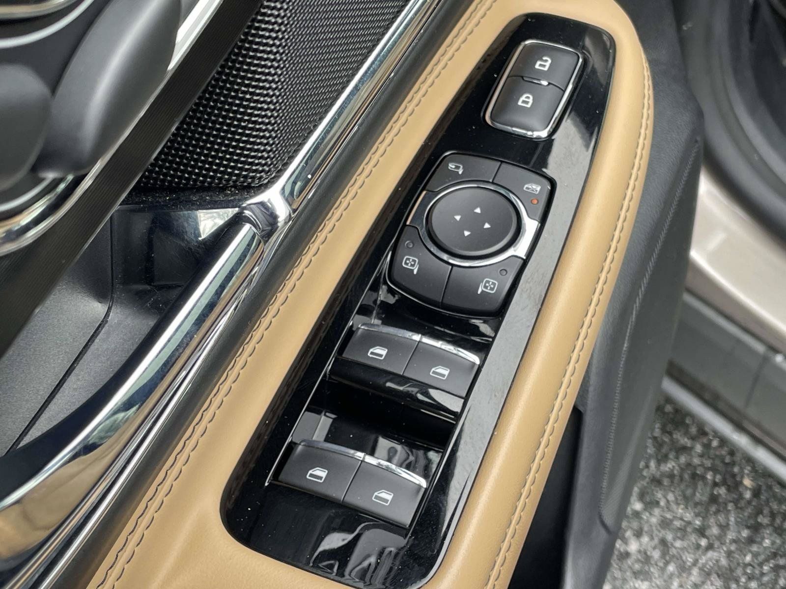 Used 2020 Lincoln Corsair Reserve FWD image 6
